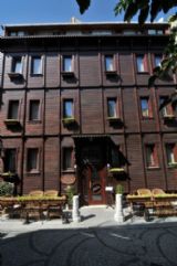 Tria Boutique Hotel